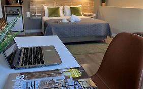 Luxor Suites Venizelou
